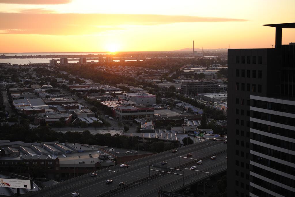Serviced Apartments Melbourne - Platinum ملبورن المظهر الخارجي الصورة