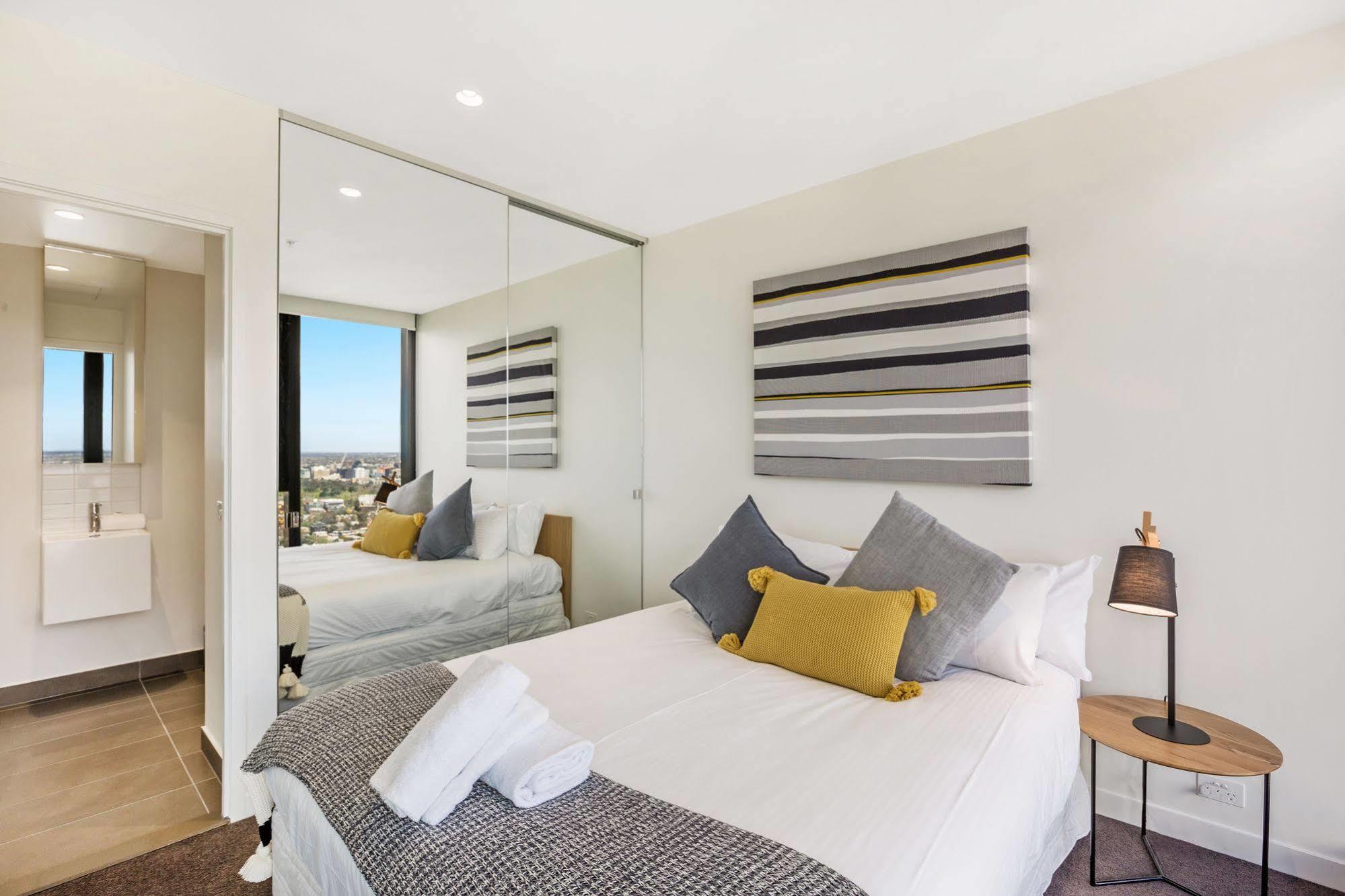 Serviced Apartments Melbourne - Platinum ملبورن المظهر الخارجي الصورة