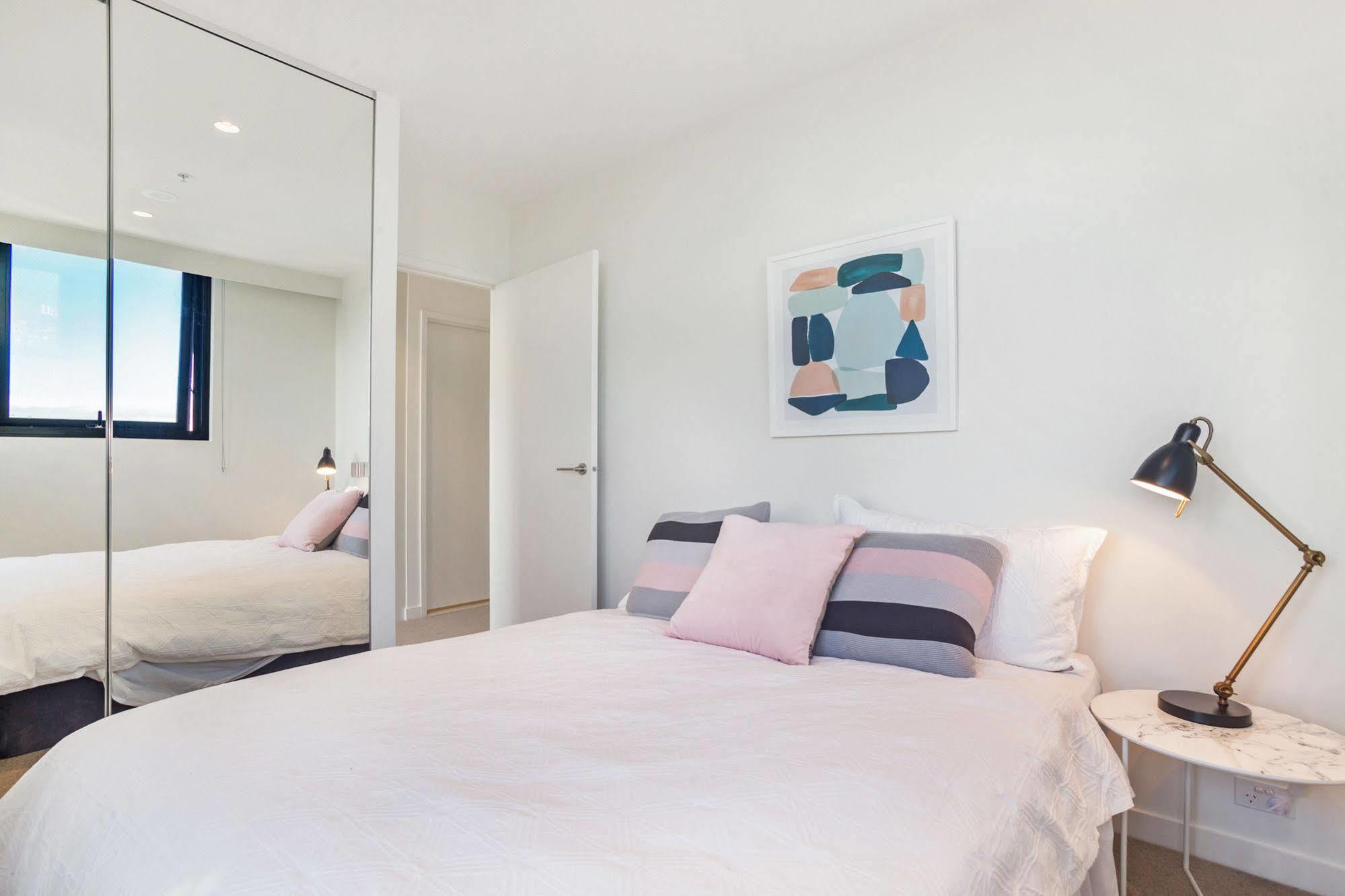 Serviced Apartments Melbourne - Platinum ملبورن المظهر الخارجي الصورة